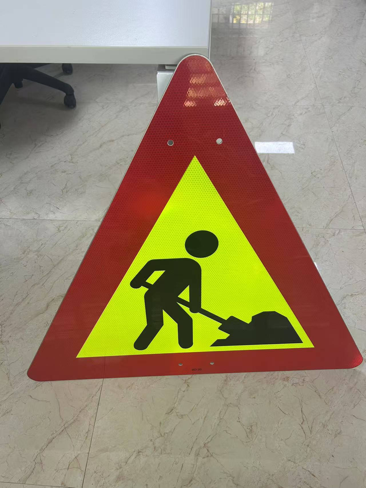 Road & Highway Traffic Signs